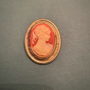 Vintage Victorian Gold Tone Pink & White Cameo Brooch
